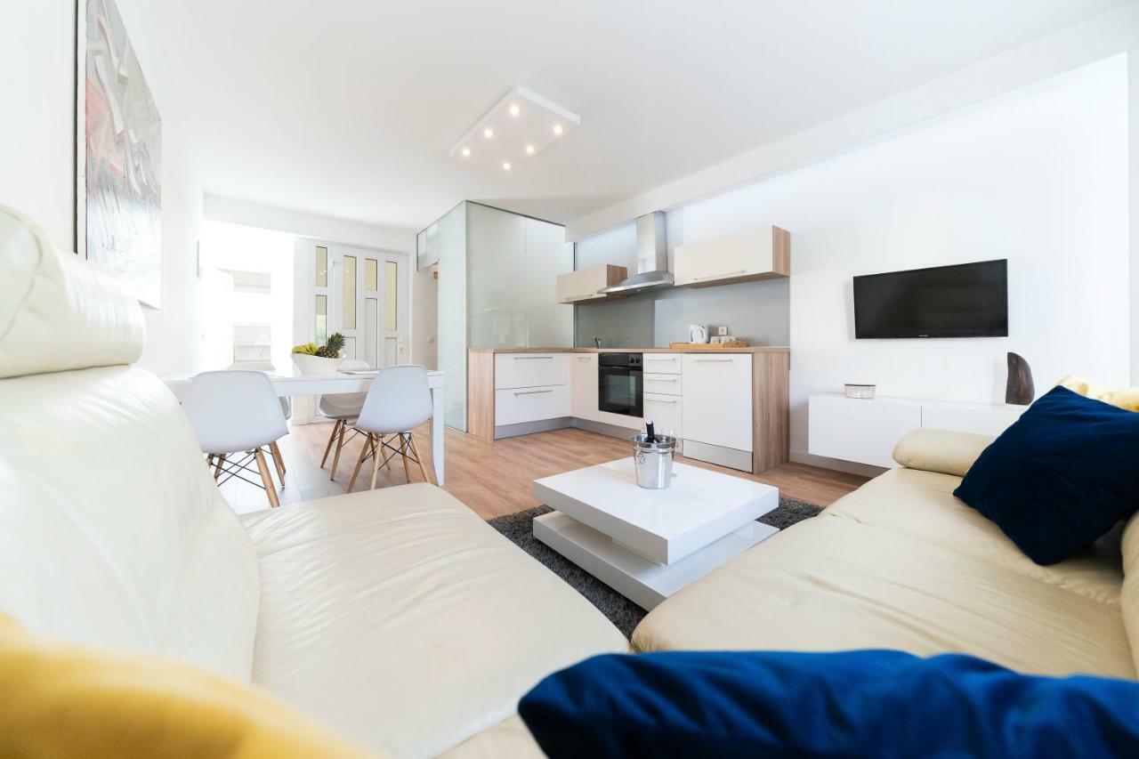 Holiday Home Apartments Bellamare 扎达尔 外观 照片